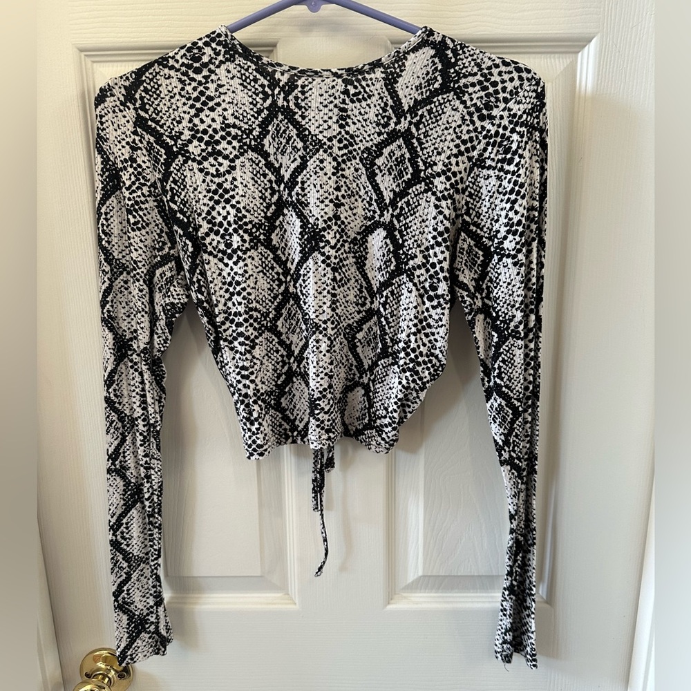 Snakeskin Cropped Long sleeve